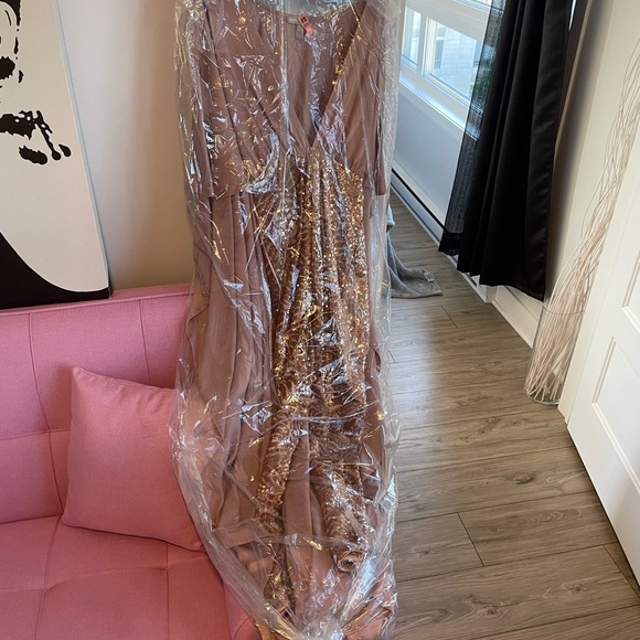 Jumpsuit - Picture 4 of 8